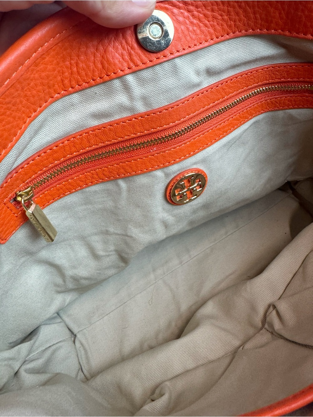 Tory Burch Straw Tote shoulder chain Orange Trim and Gold Chain Handles - Picture 6 of 9